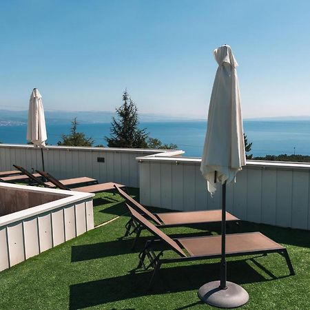 Apartment Lui With Rooftop Swimming Pool Ičići المظهر الخارجي الصورة