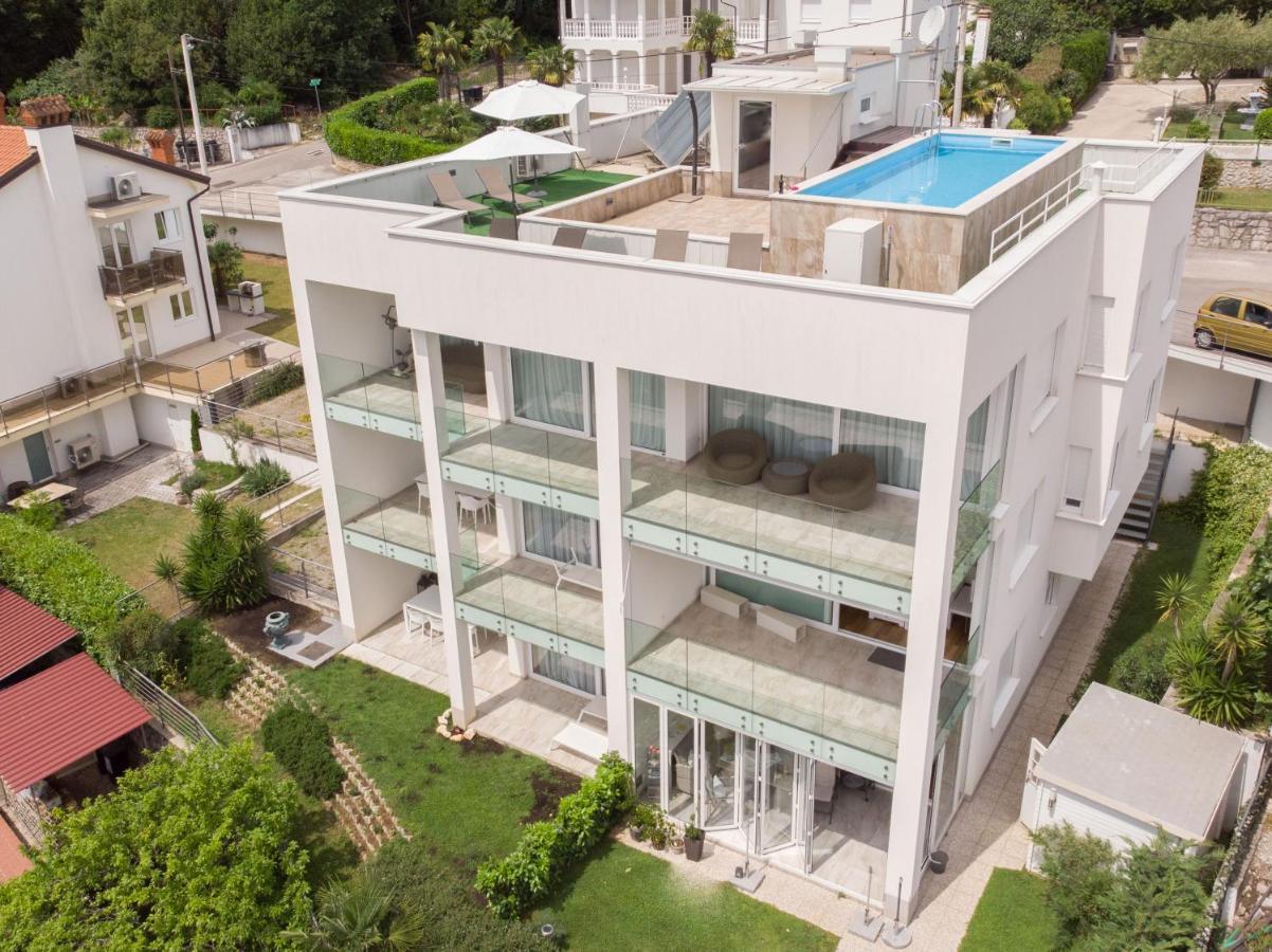 Apartment Lui With Rooftop Swimming Pool Ičići المظهر الخارجي الصورة