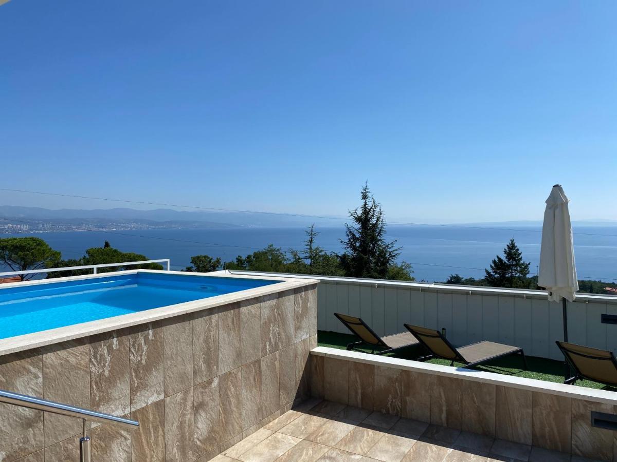 Apartment Lui With Rooftop Swimming Pool Ičići المظهر الخارجي الصورة