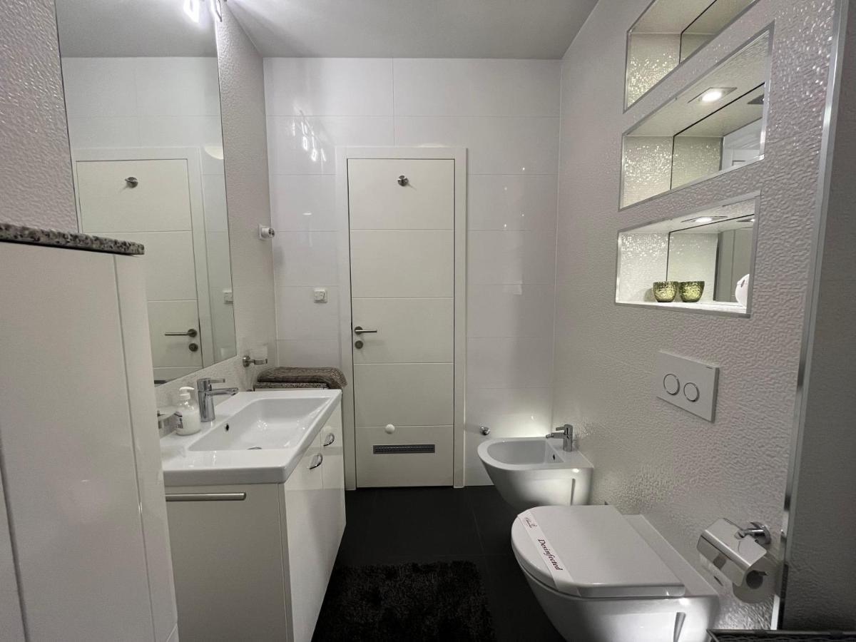 Apartment Lui With Rooftop Swimming Pool Ičići المظهر الخارجي الصورة